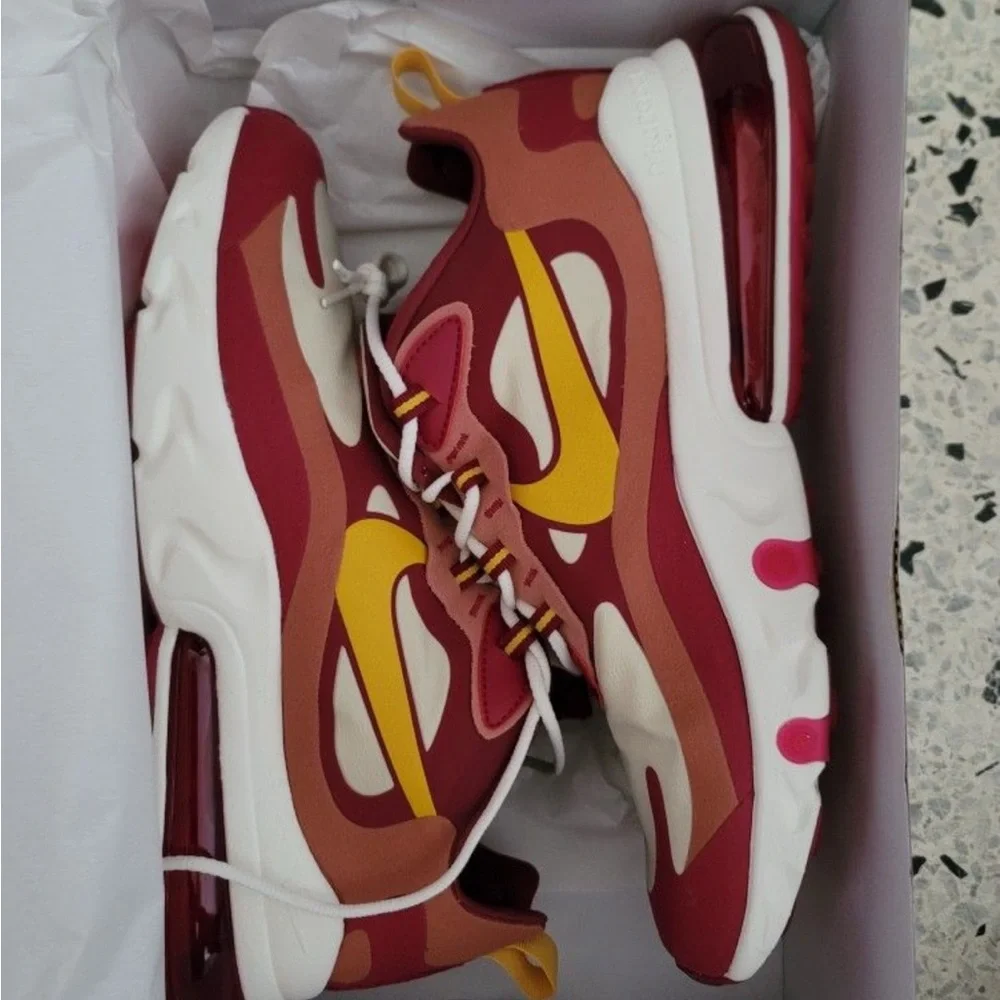 Nike Air Max 270 React - Picture 4 of 5